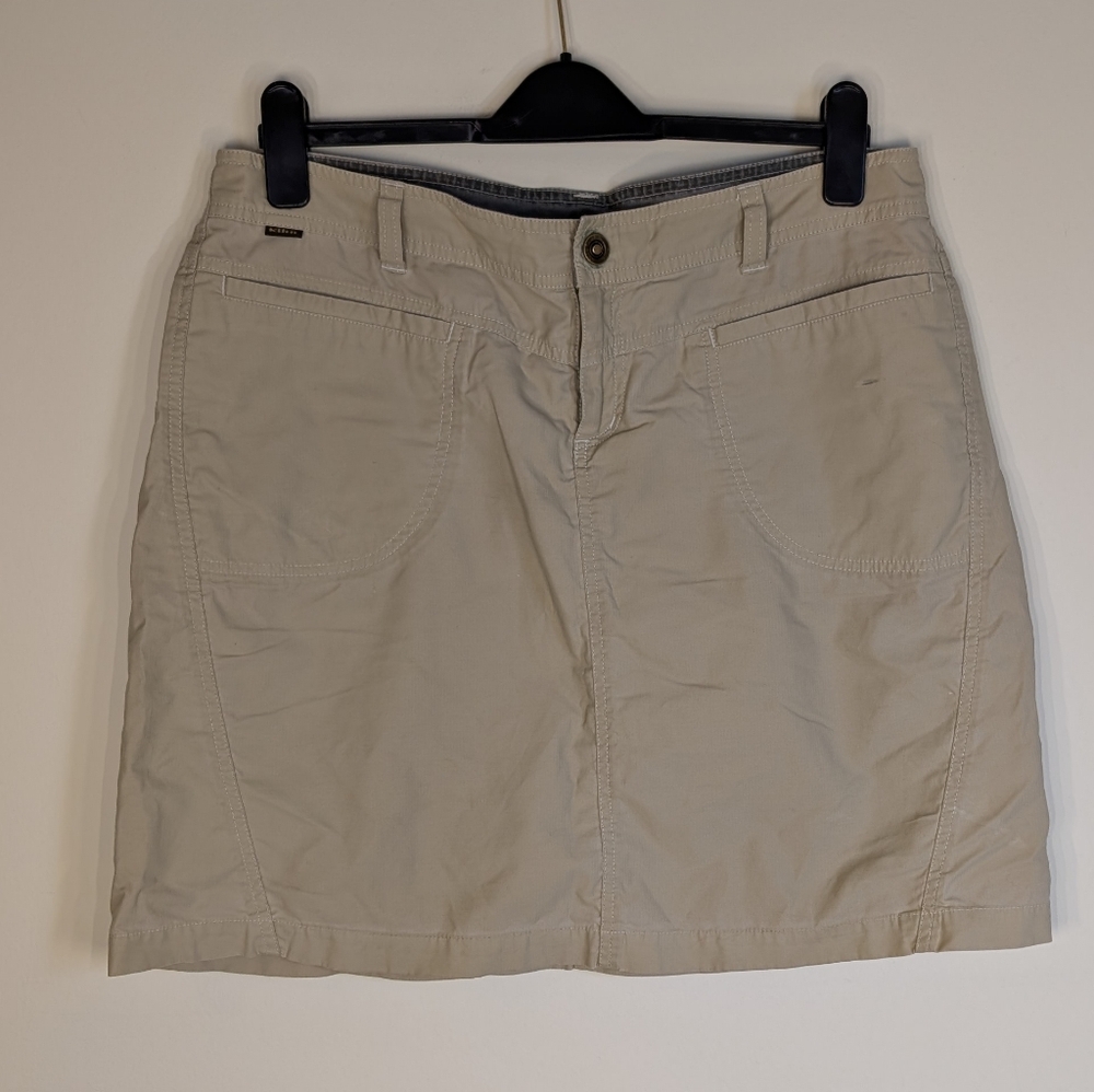 KUHL Hiking Skirt Size 12 Beige Kuhldry Stretch Outdoor Cargo Pockets Womens